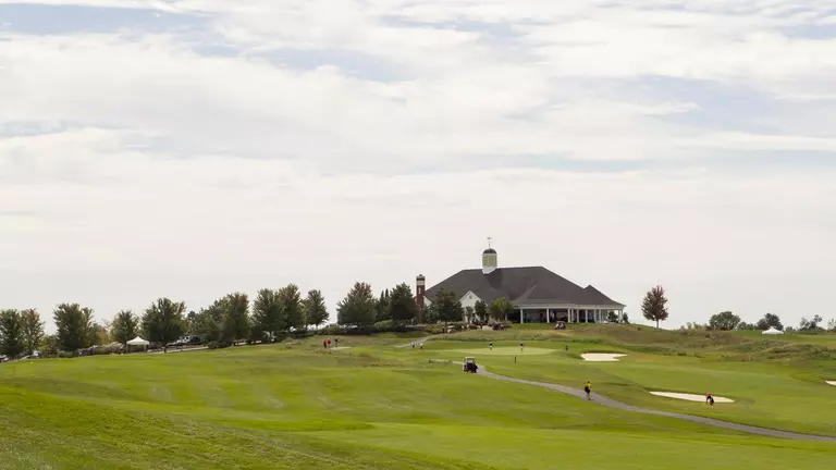 Kehoe Ties for First, Women's Golf Finishes Third at Bearcats Classic