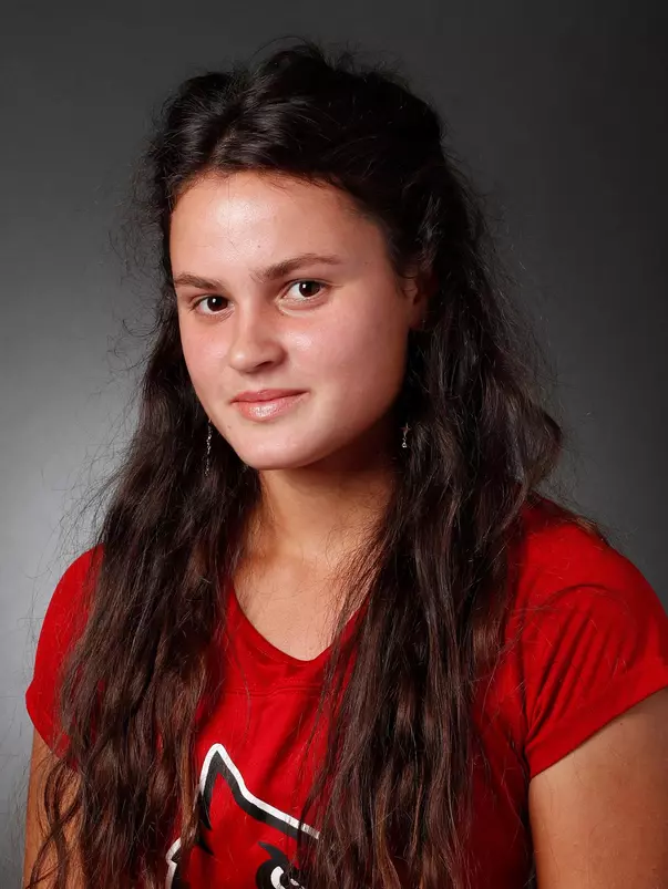 dina_chaika_headshot_18_19