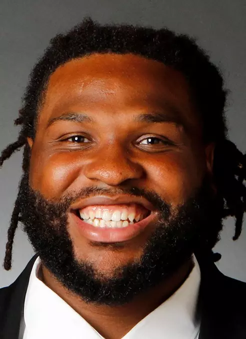 Lukayus McNeil (football)