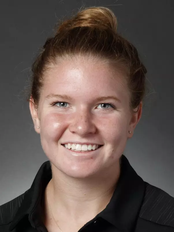 This is a head shot of Michelle Appel.