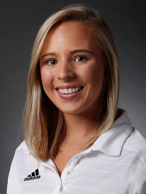 This is a head shot of Heidi Anderson.