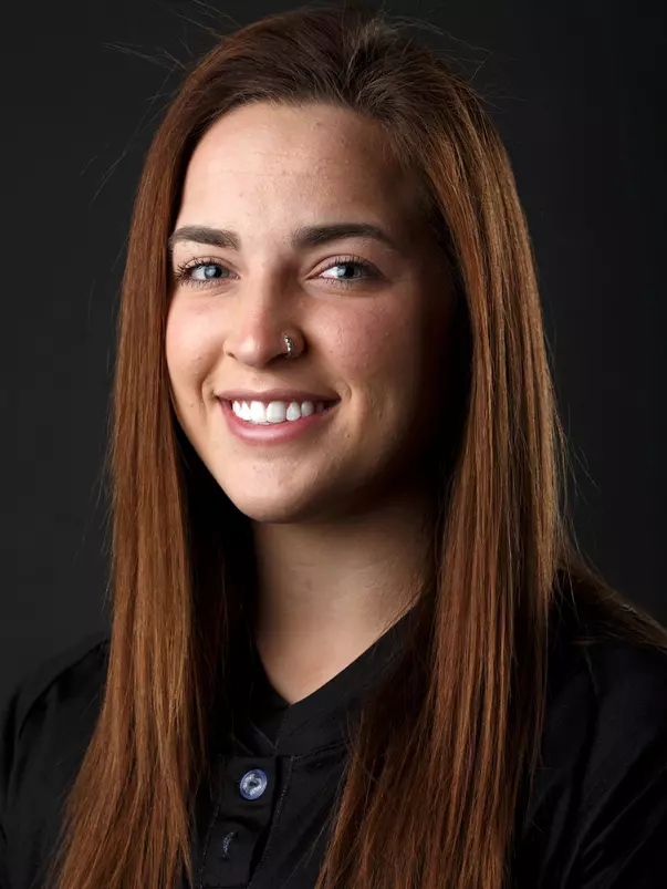 Taryn Weddle Headshot