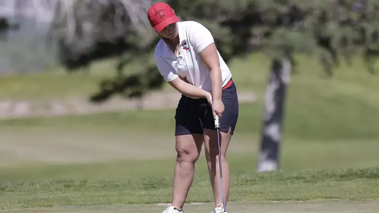 Martin Shoots 3-Under-Par To Pace Cards at Regional