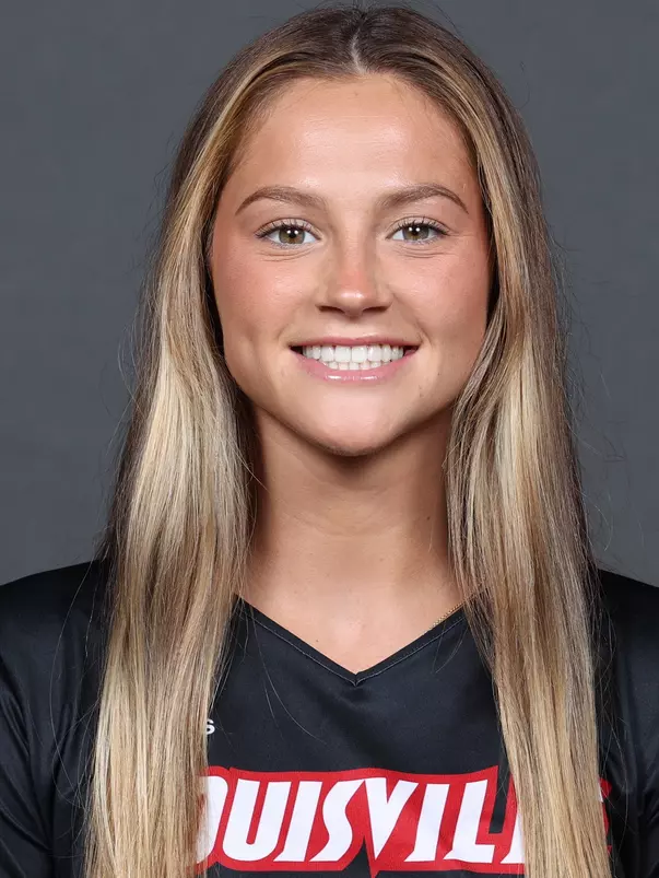 Elena Scott headshot