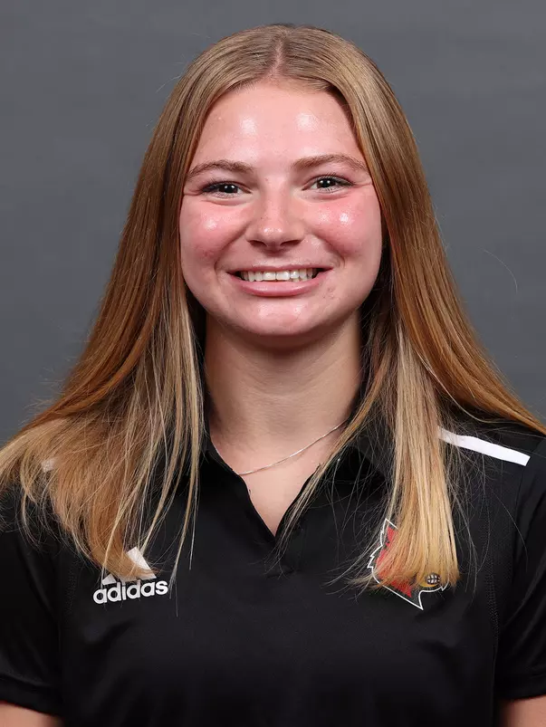 Ava Tominack Headshot