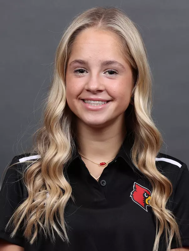 Lexi Raquet Headshot