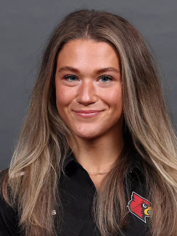 Lexie Paszkiewicz Headshot