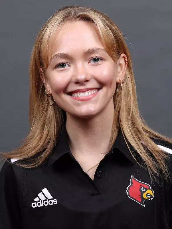 Maddie Seaby Headshot