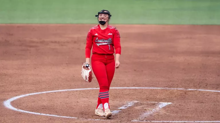 Cards Split Doubleheader Against the Eagles