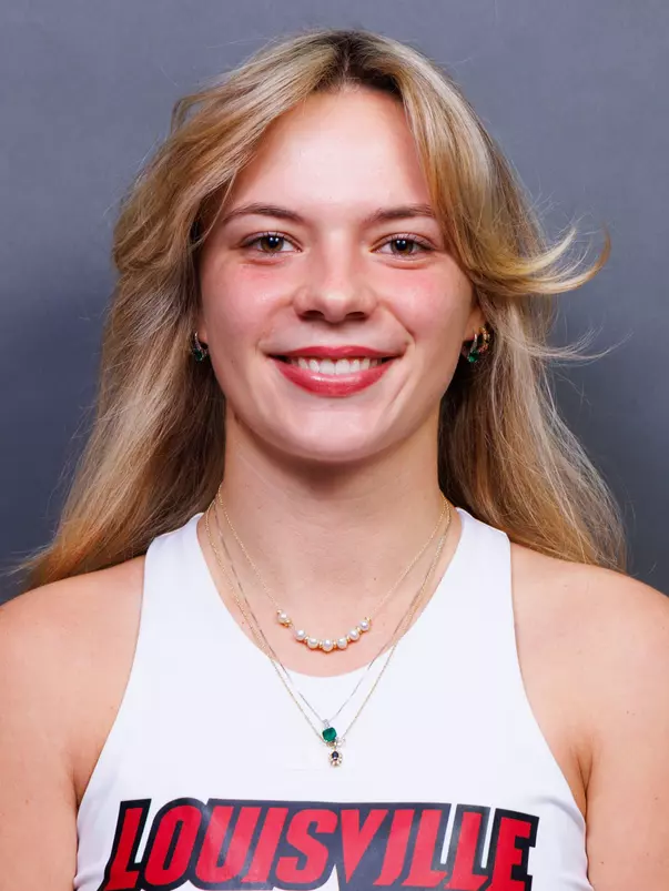 Julie Bedard Headshot