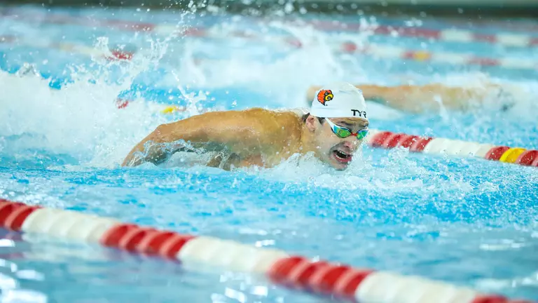 No. 9/6 Cardinals Sweep Cincinnati on Senior Day