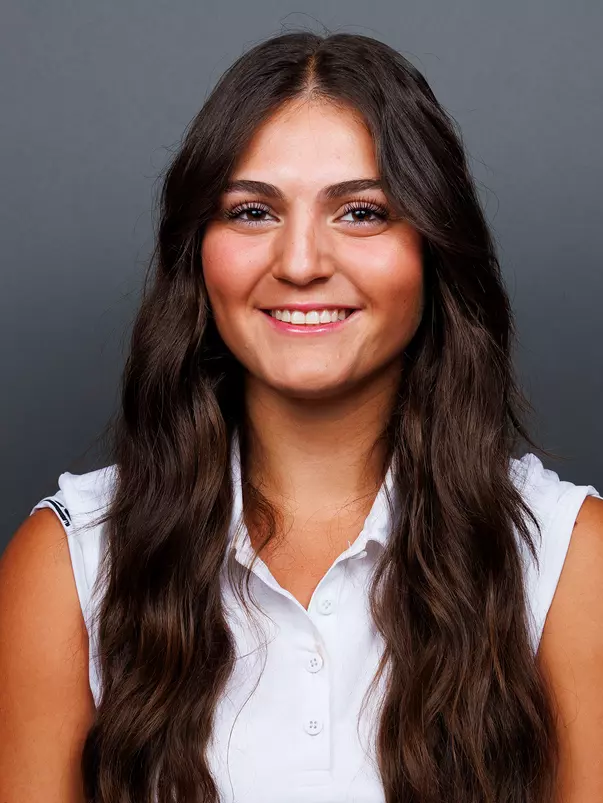 Veronika Exposito head shot