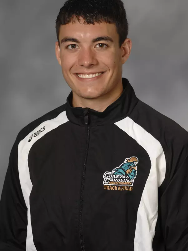Evan Niciphor Headshot 201
