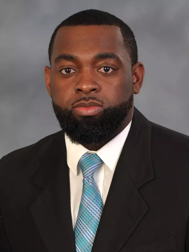 Newland Isaac 2019 head shot