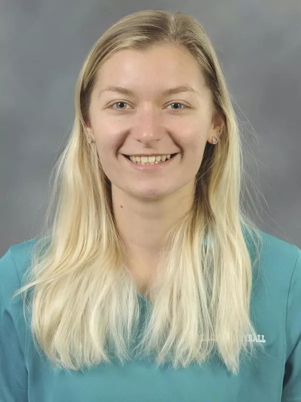 Sarlota Svobodova 2020 headshot