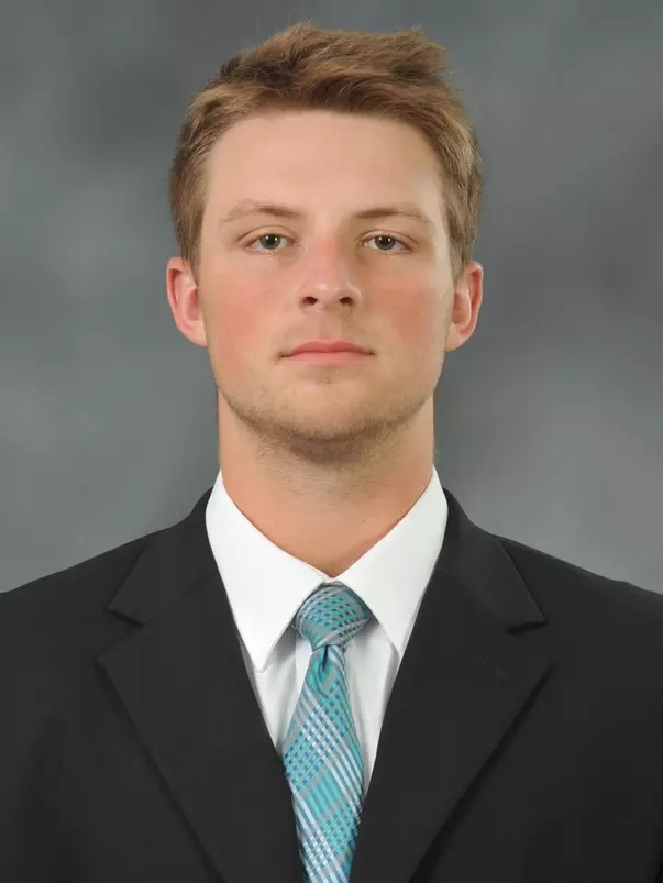 Zack Beach 2021 headshot