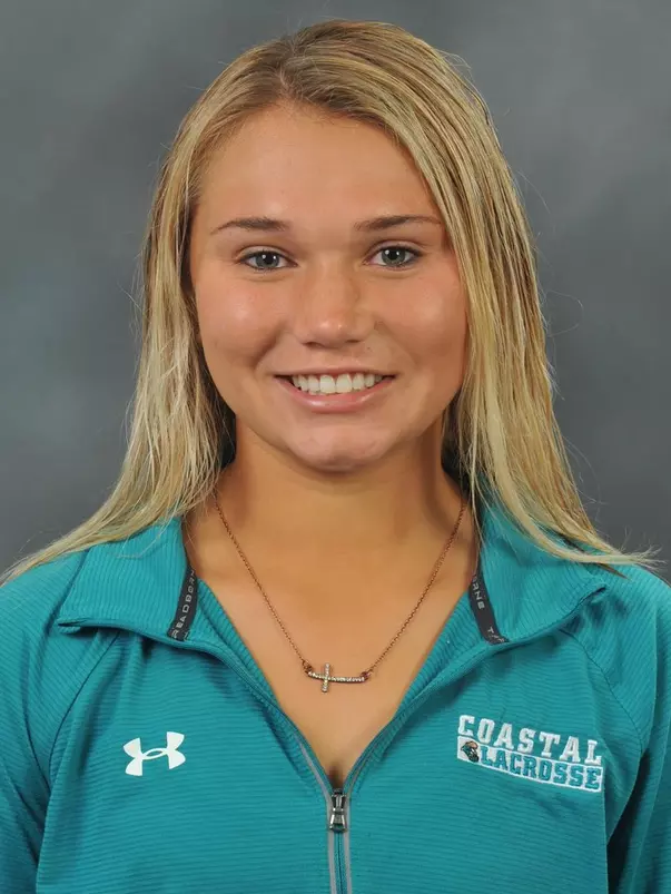 Sydney Fox 2021 headshot
