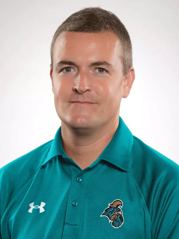 Oliver Swanson 2020 headshot