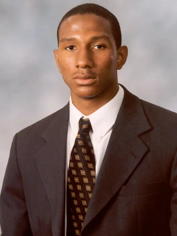 Taylor McFadden 2003 headshot
