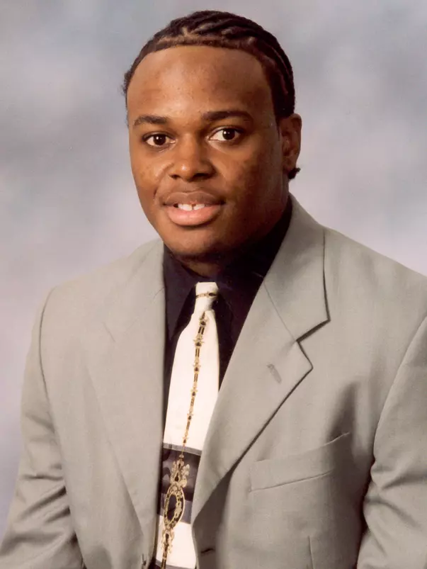 Eric Outlaw 2003 headshot