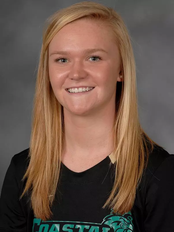 Caitlin Kratzer 2013 headshot