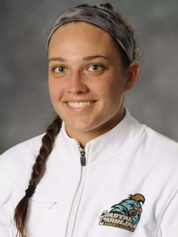 Holly McKee 2016 headshot