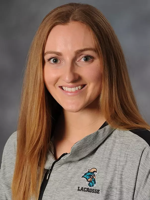 Maggie Carr 2017 headshot