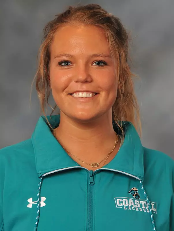 Julia Lucas 2019 headshot