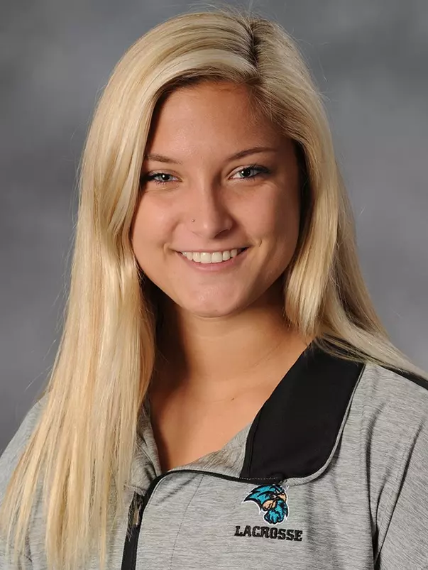 Samantha Courtemanche 2017 headshot