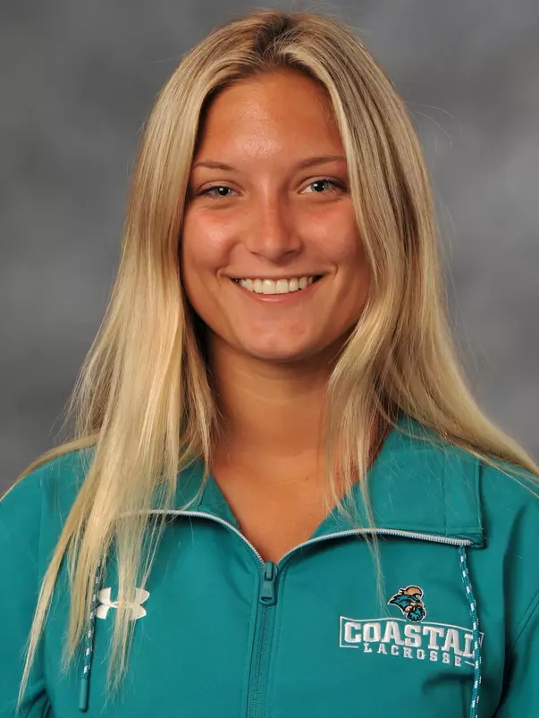 Samantha Courtemanche 2019 headshot