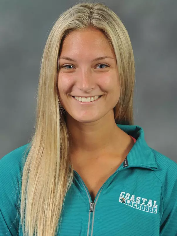 Samantha Courtemanche 2020headshot