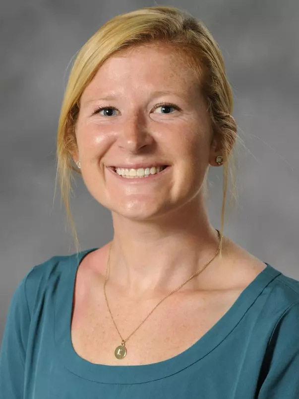 Katie McConnell 2016 headshot