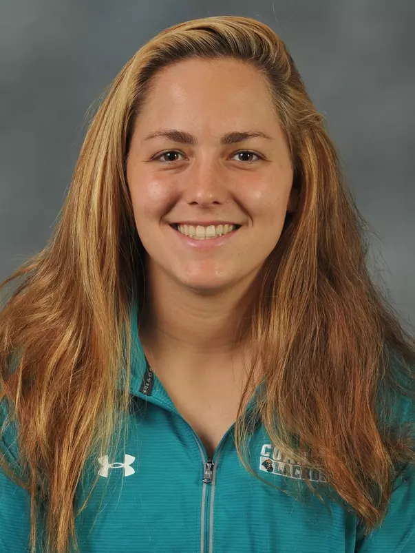 Claire Martell 2020 headshot