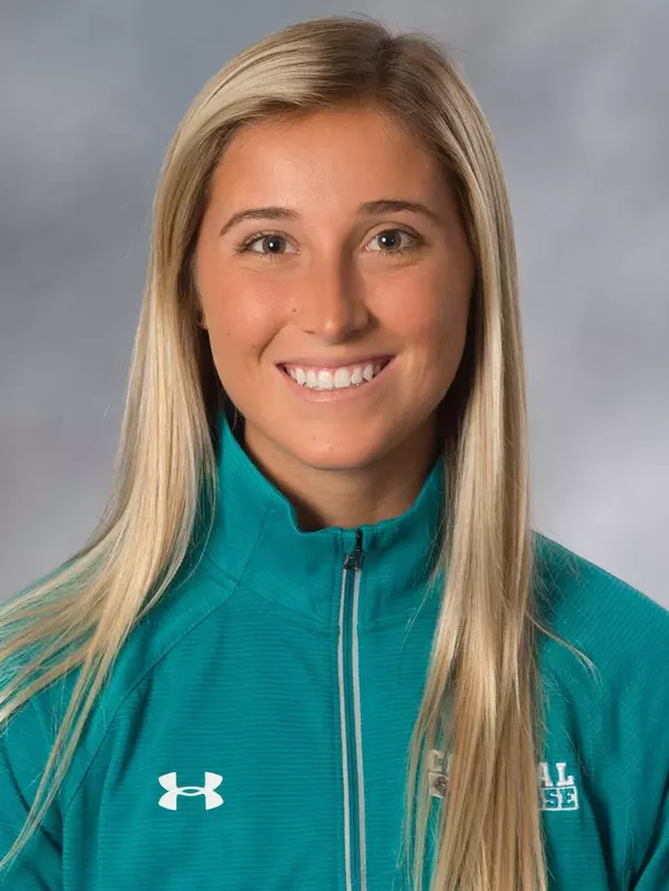 Haley Wells 2018 headshot