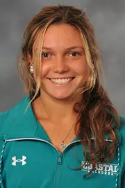 Jennah Santiago 2019 headshot