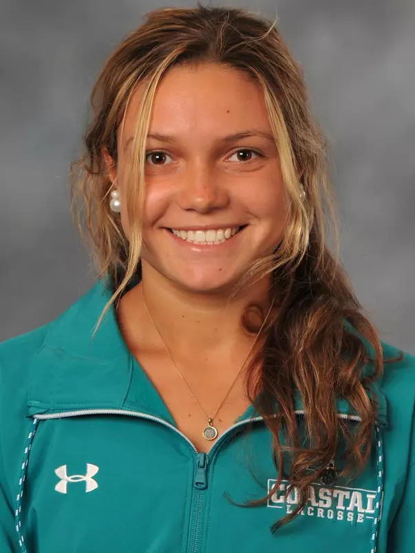 Jennah Santiago 2019 headshot