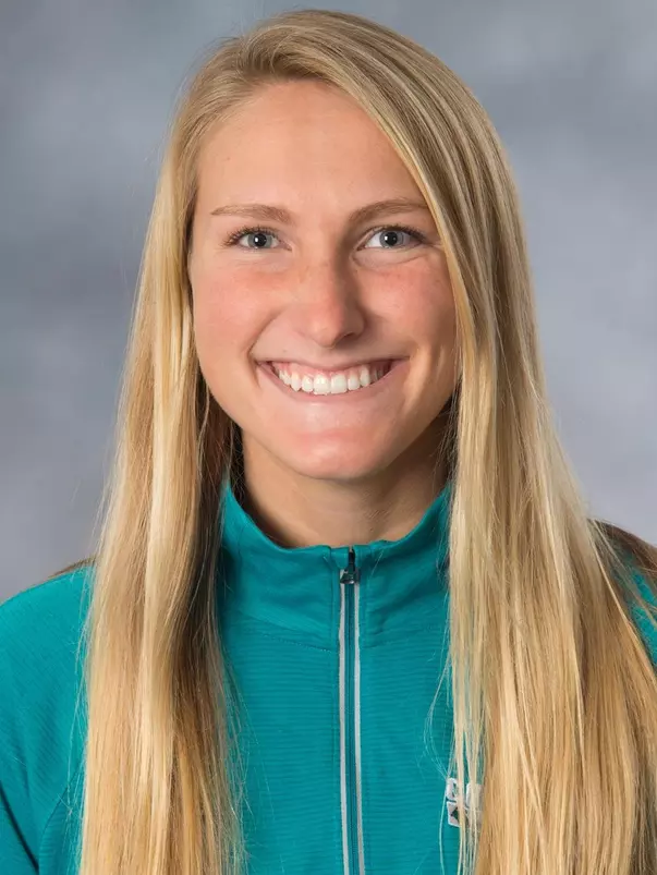 Julia Imbo 2018 headshot