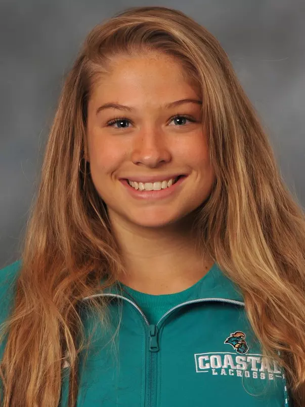 Kelly Tacka 2019 headshot
