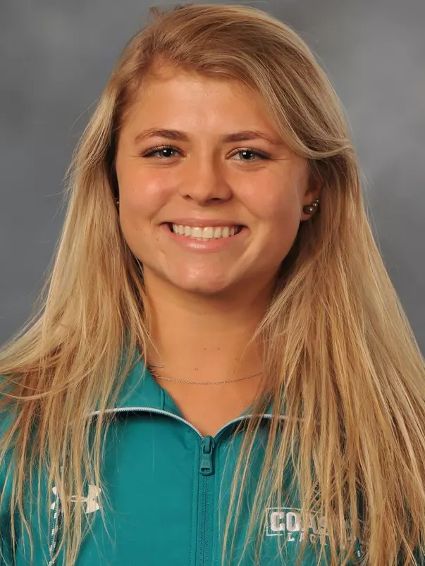 Megan Bozzi 2019 headshot