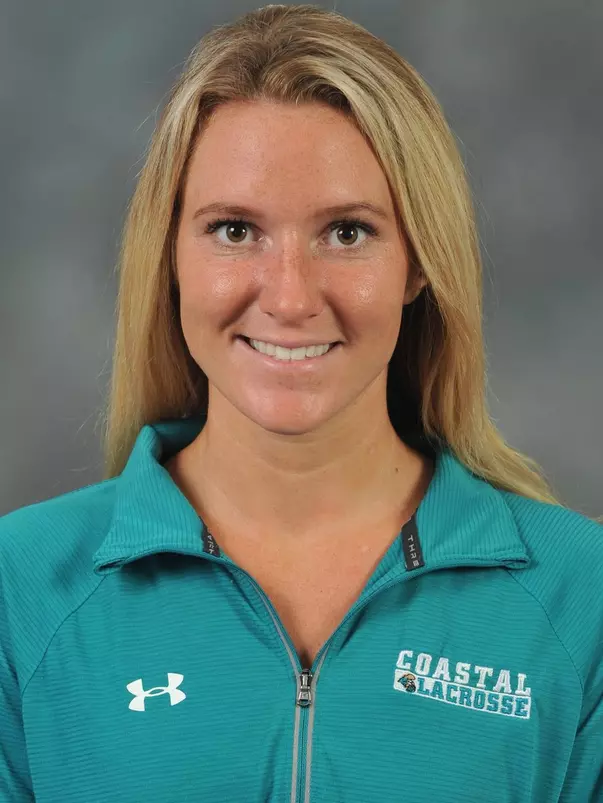 Nicole Navan 2020 headshot