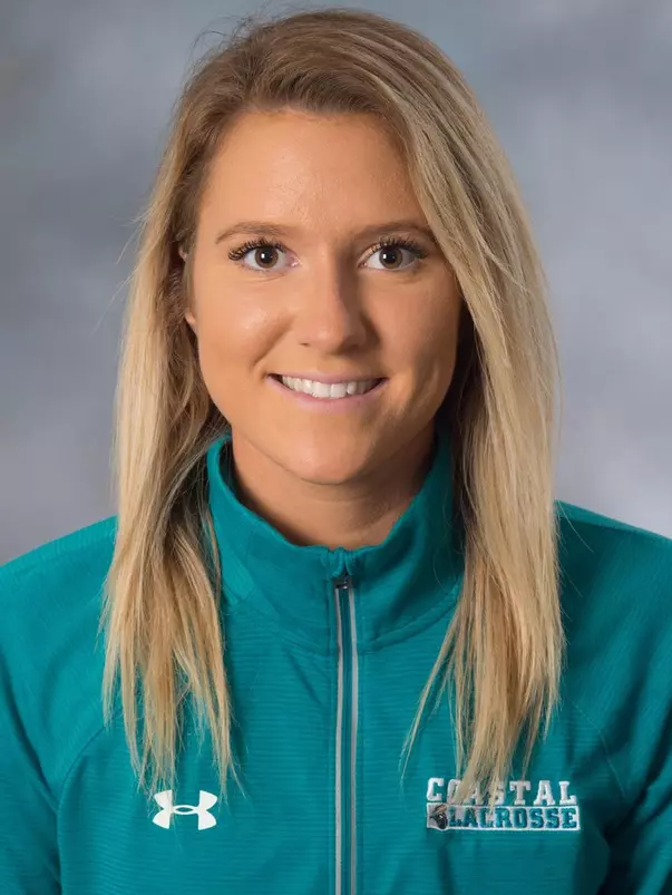 Nicole Navan 2018 headshot
