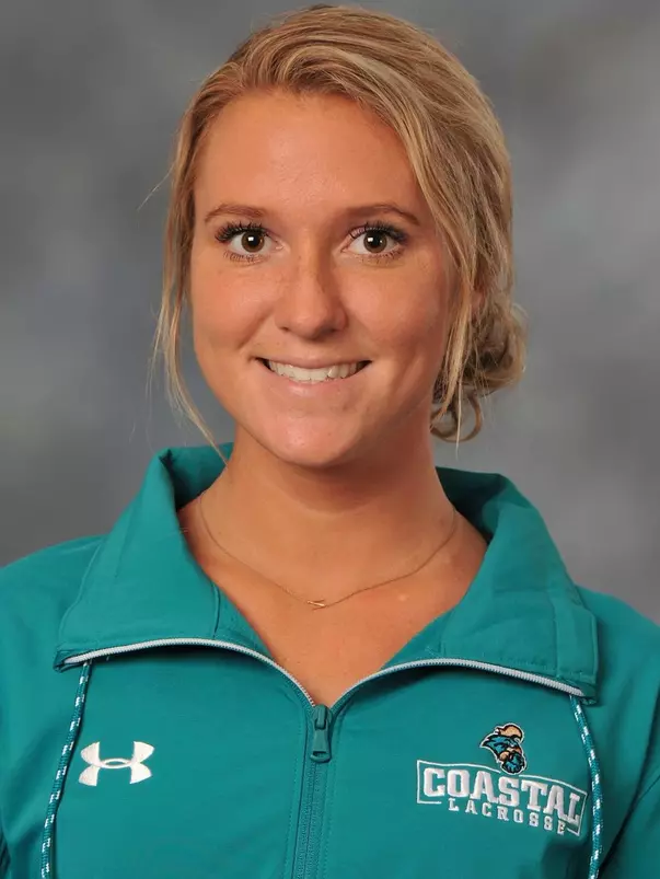 Nicole Navan 2019 headshot