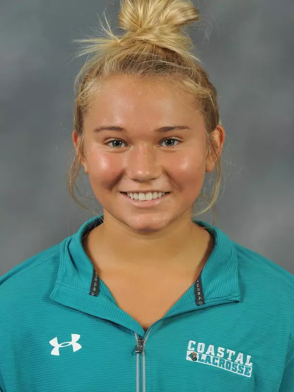 Sydney Fox 2020 headshot