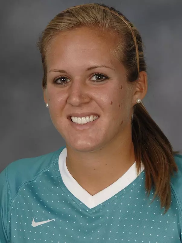 Faith Farley 2013 headshot