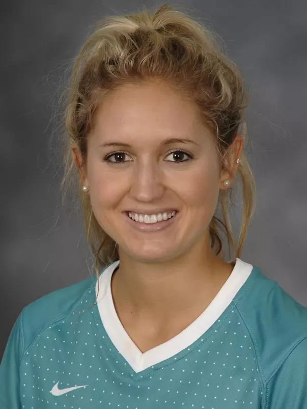 Maddie Phillips 2013 headshot