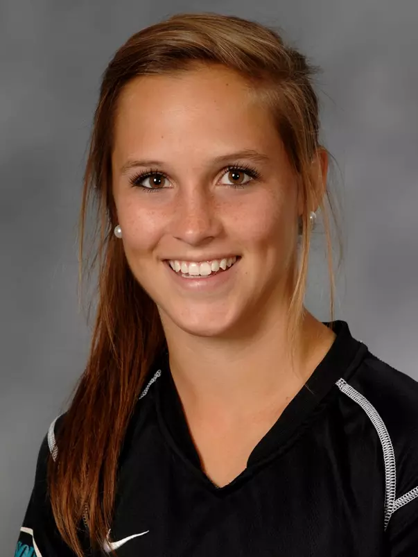 Olivia Fear 2012 headshot