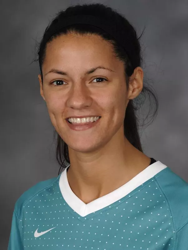 Alyssa Clarke 2013 headshot