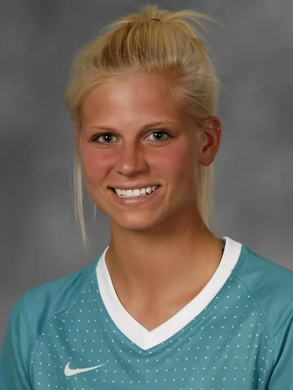 Maggie McGavin 2011 headshot
