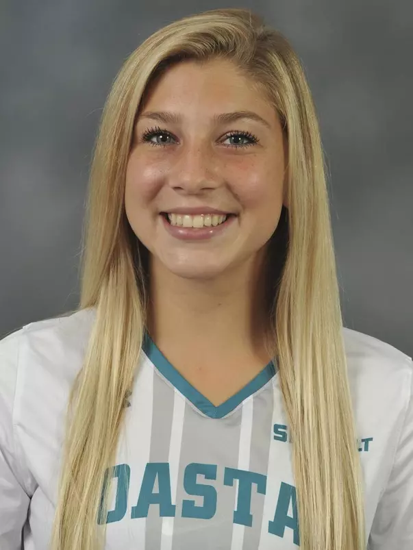 Andrea Egerer 2019 headshot