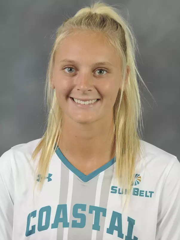 Baylee Price 2019 headshot